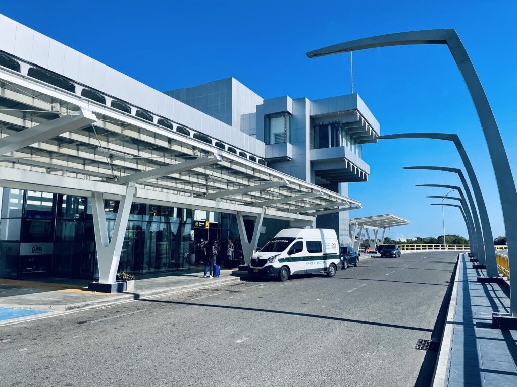 Airport arrival scene in Barranquilla with a calm organized feel